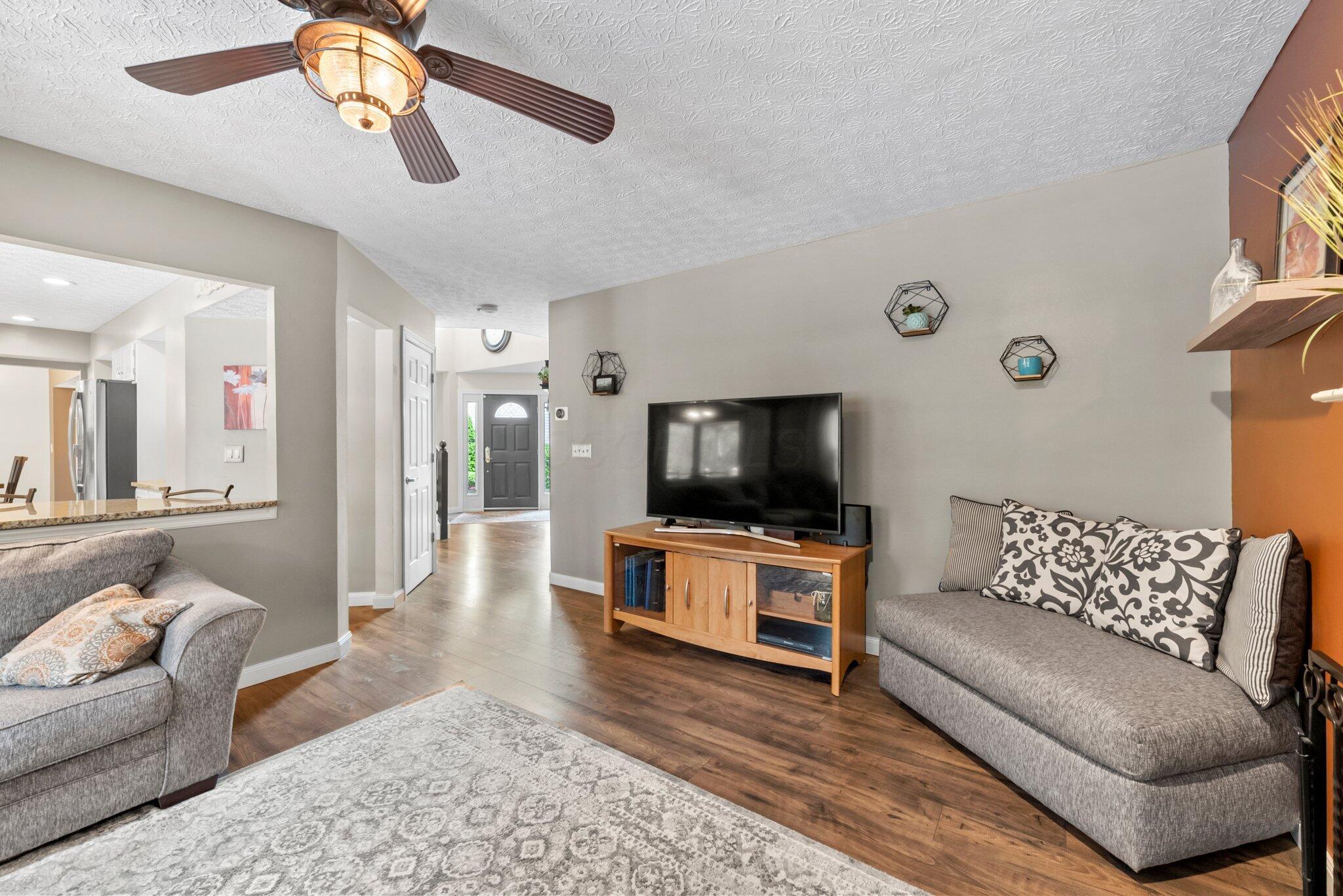 2556 Cowall Drive, Hilliard, Ohio image 18