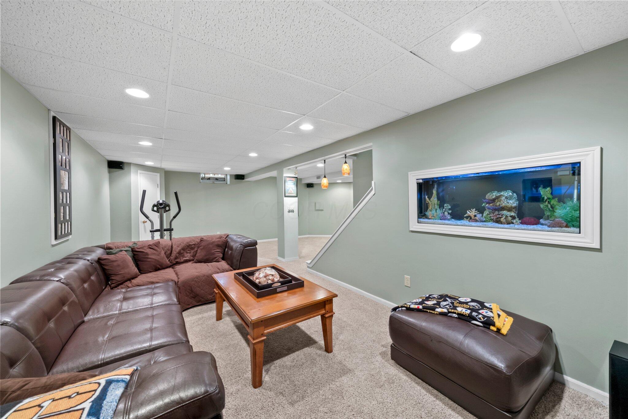 2556 Cowall Drive, Hilliard, Ohio image 37