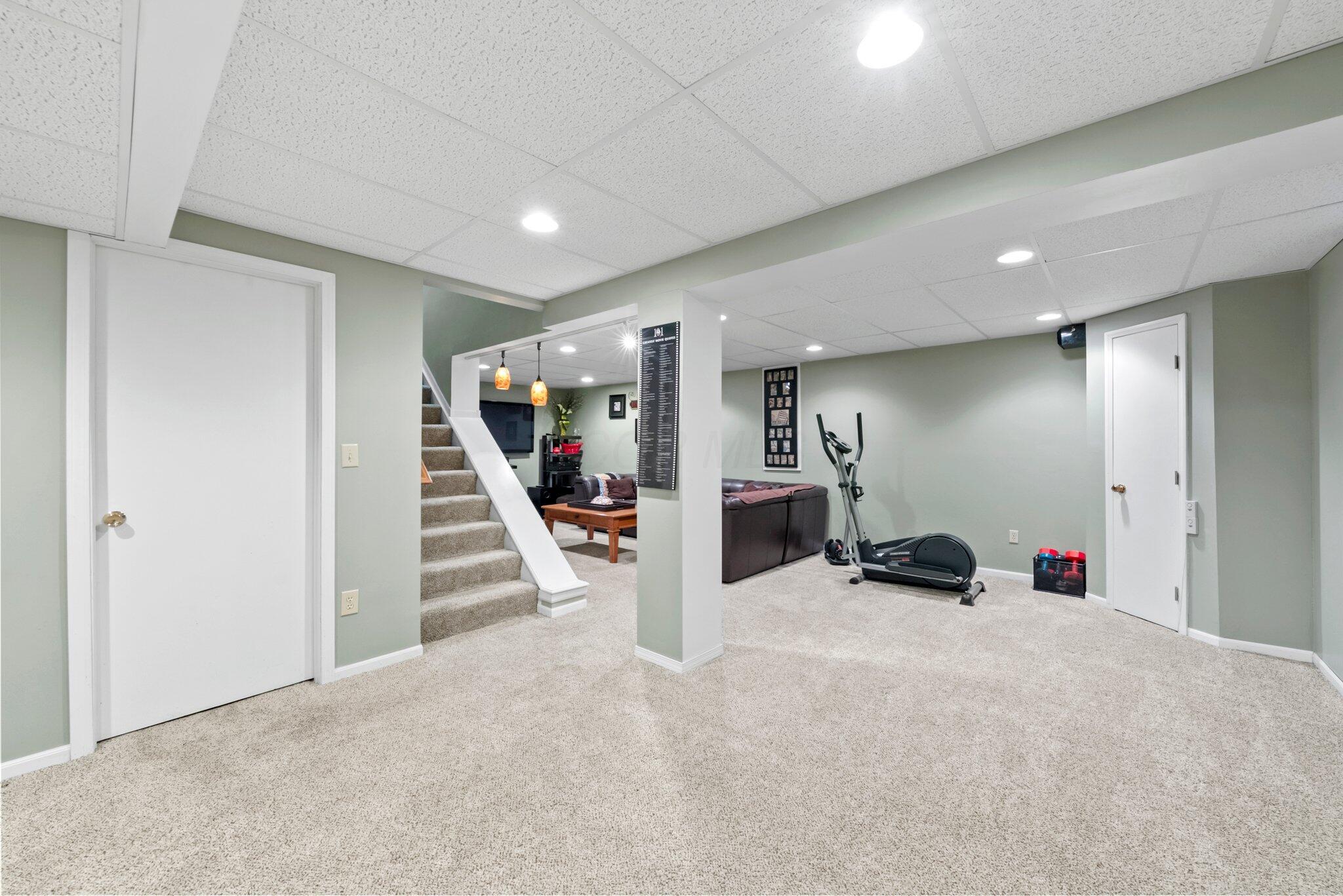 2556 Cowall Drive, Hilliard, Ohio image 34