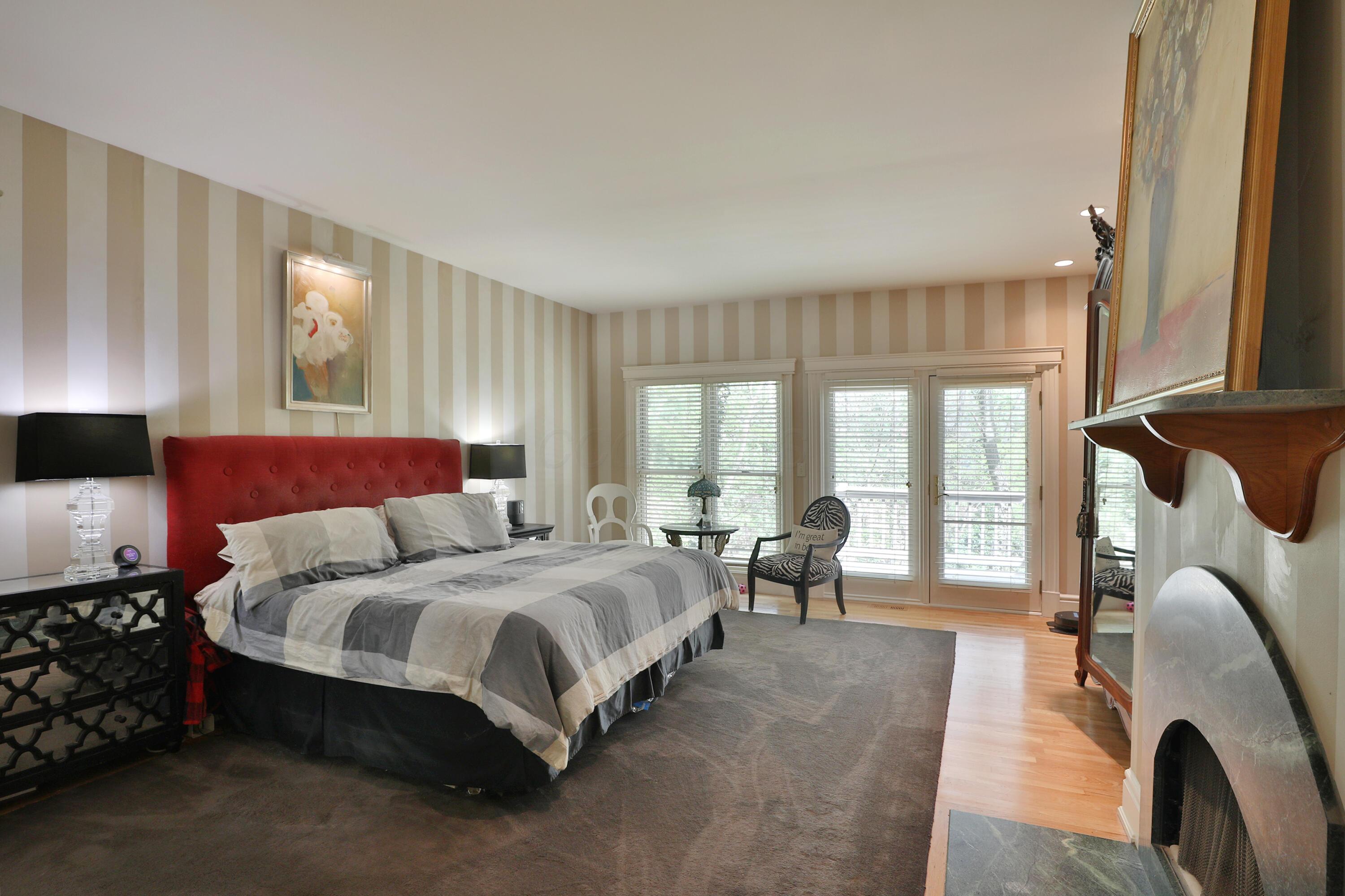 Columbus, Ohio, 43202, United States, 3 Bedrooms Bedrooms, ,4 BathroomsBathrooms,Residential,Active,2041814