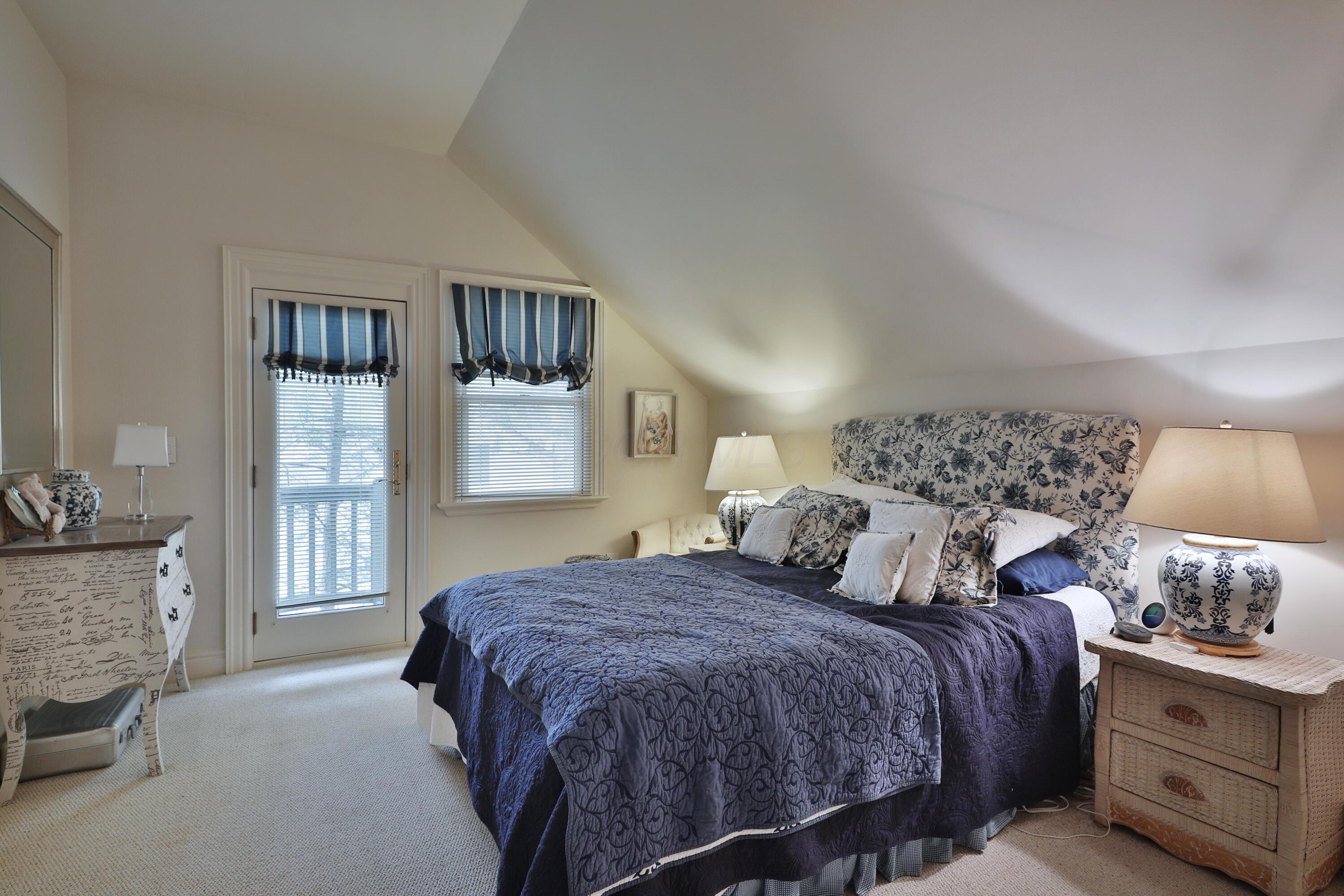 Columbus, Ohio, 43202, United States, 3 Bedrooms Bedrooms, ,4 BathroomsBathrooms,Residential,Active,2041814
