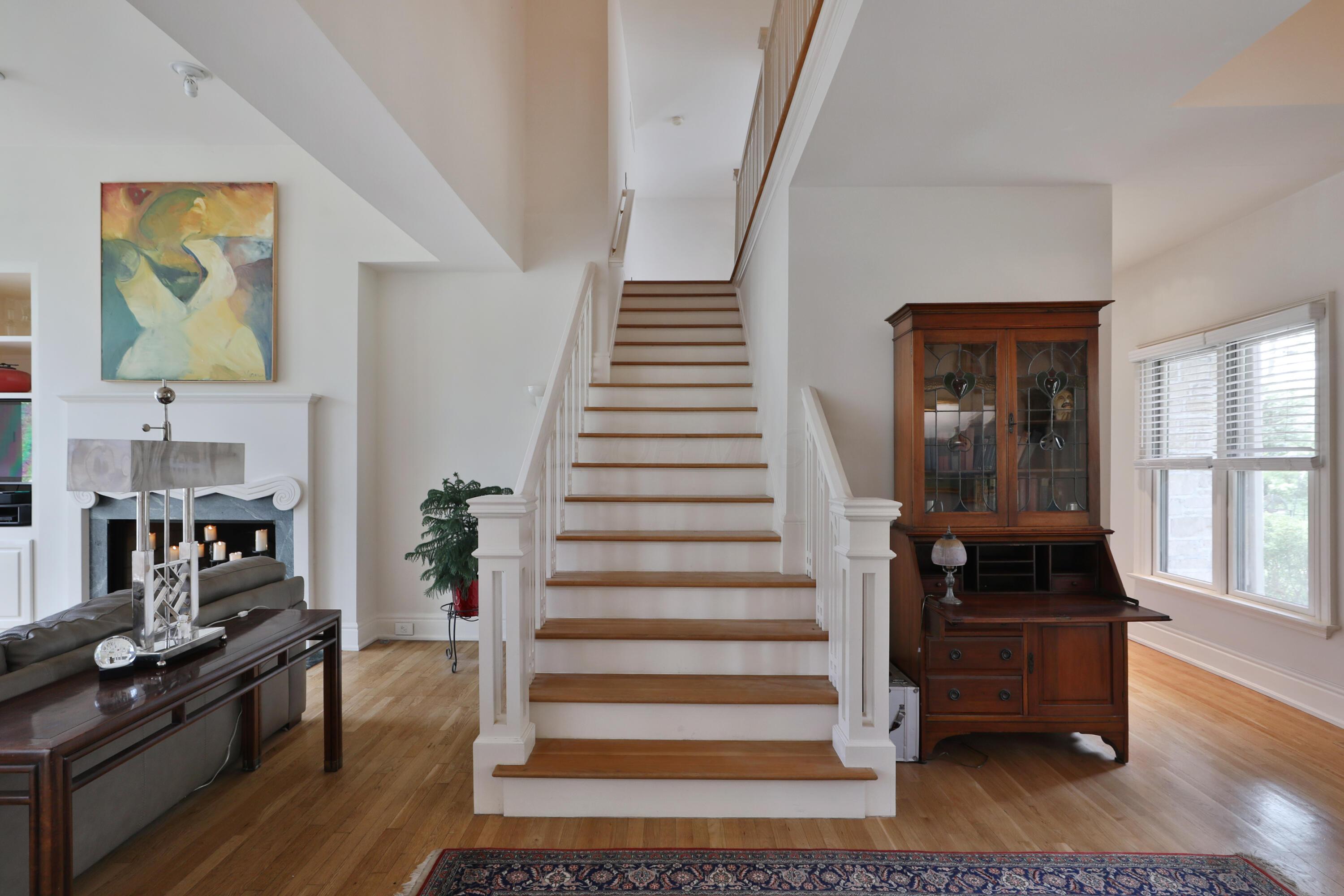 Columbus, Ohio, 43202, United States, 3 Bedrooms Bedrooms, ,4 BathroomsBathrooms,Residential,Active,2041814