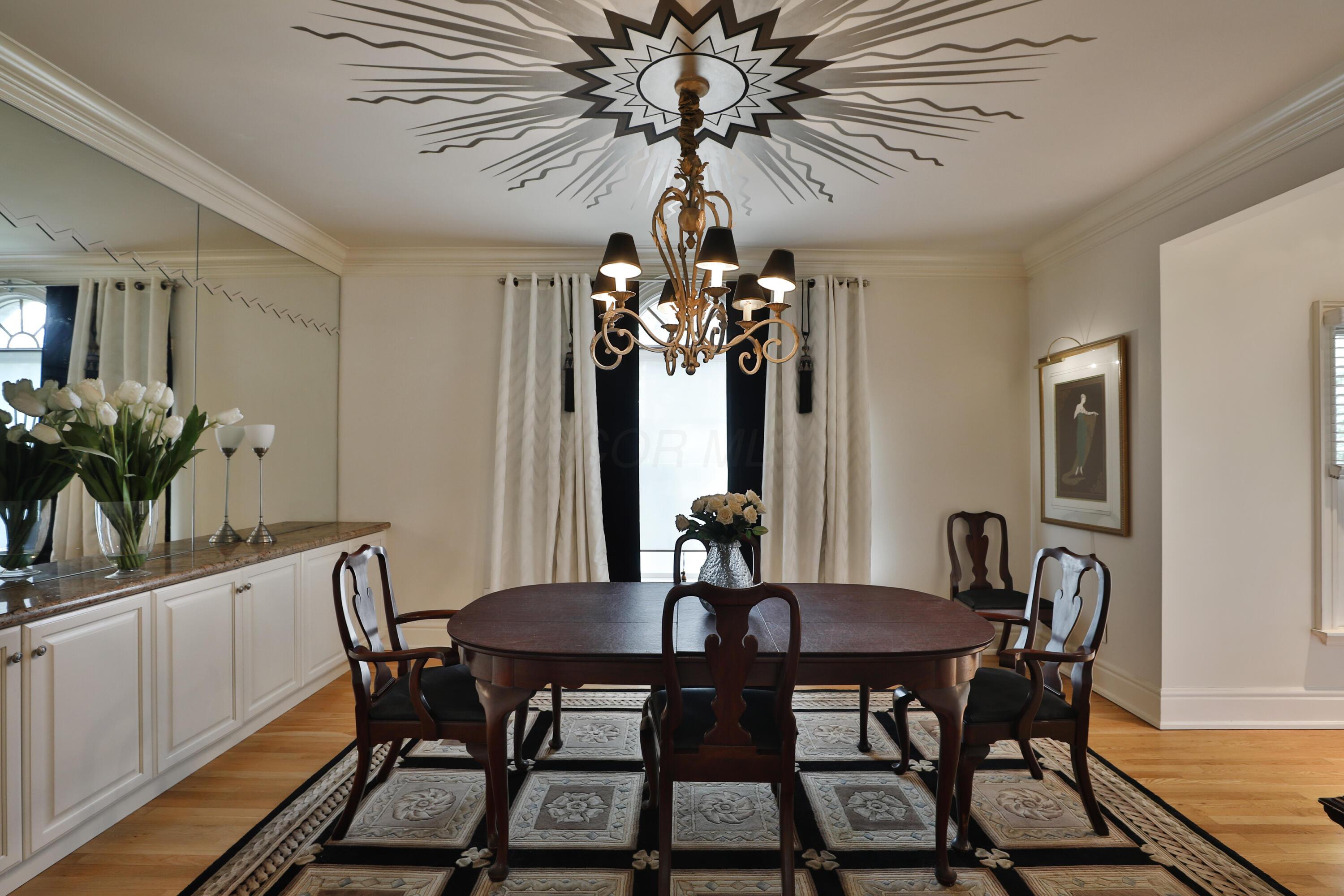 Columbus, Ohio, 43202, United States, 3 Bedrooms Bedrooms, ,4 BathroomsBathrooms,Residential,Active,2041814