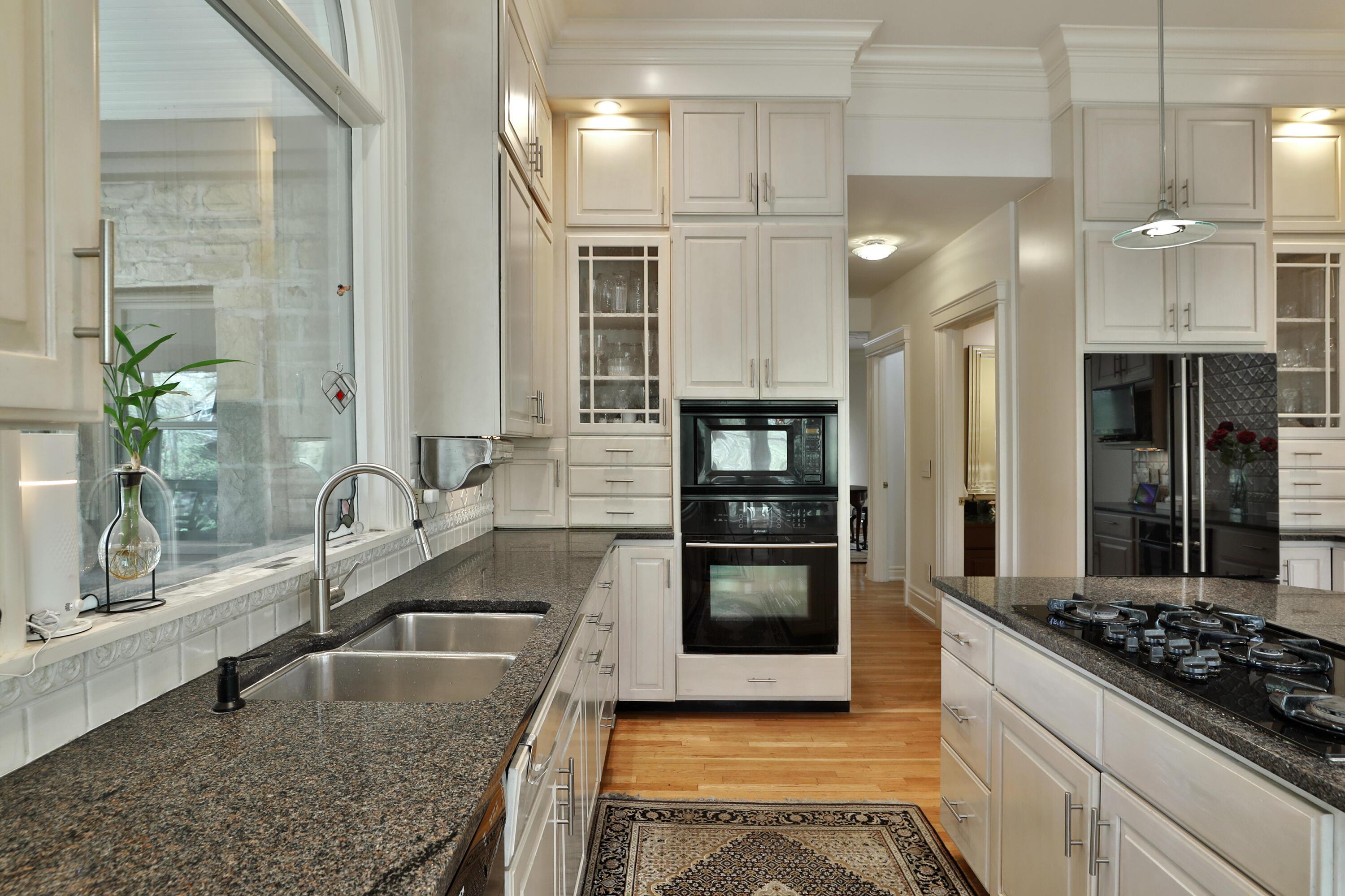 Columbus, Ohio, 43202, United States, 3 Bedrooms Bedrooms, ,4 BathroomsBathrooms,Residential,Active,2041814
