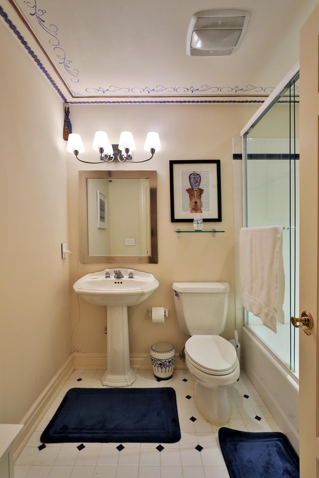 Columbus, Ohio, 43202, United States, 3 Bedrooms Bedrooms, ,4 BathroomsBathrooms,Residential,Active,2041814
