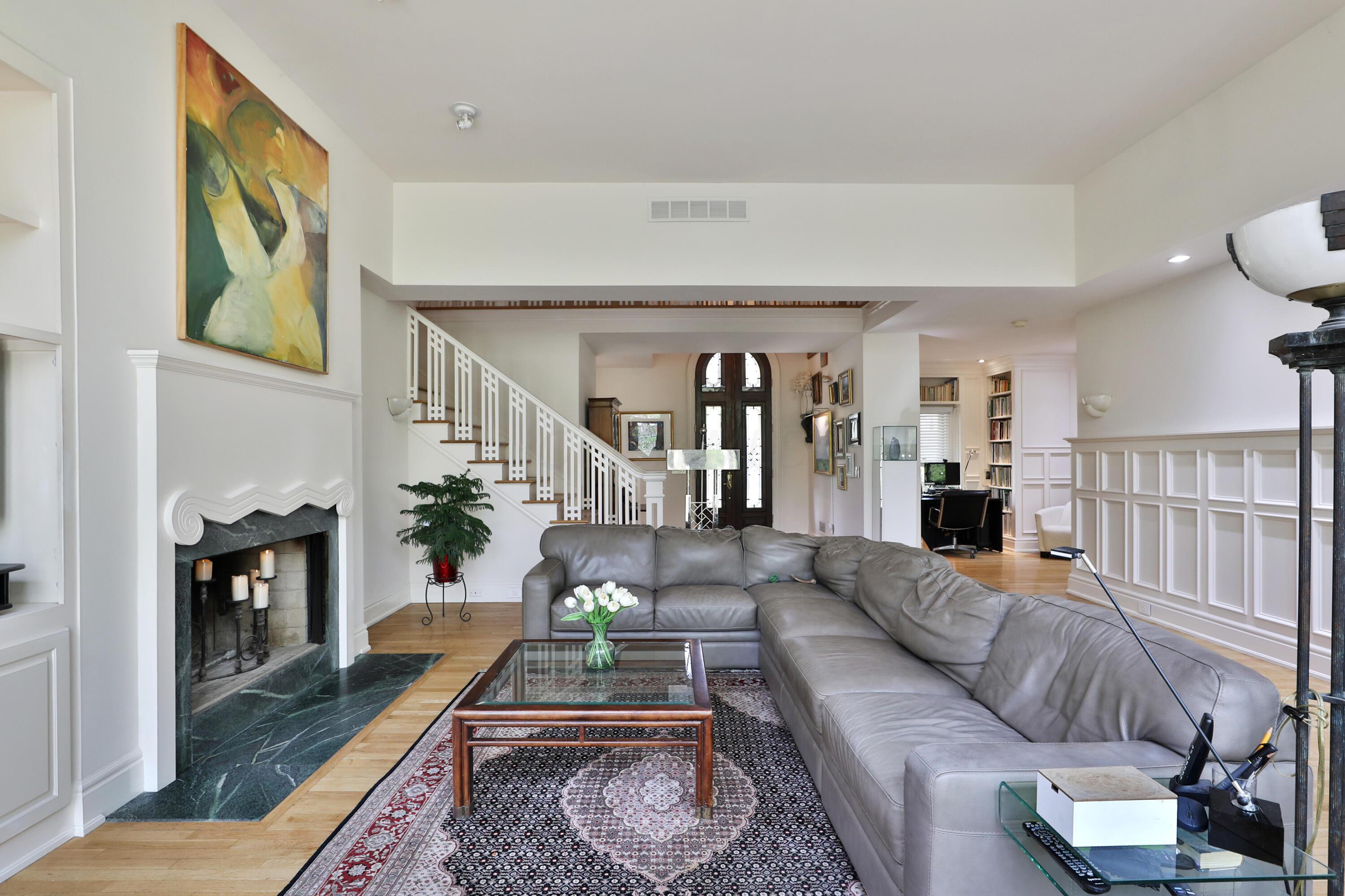 Columbus, Ohio, 43202, United States, 3 Bedrooms Bedrooms, ,4 BathroomsBathrooms,Residential,Active,2041814