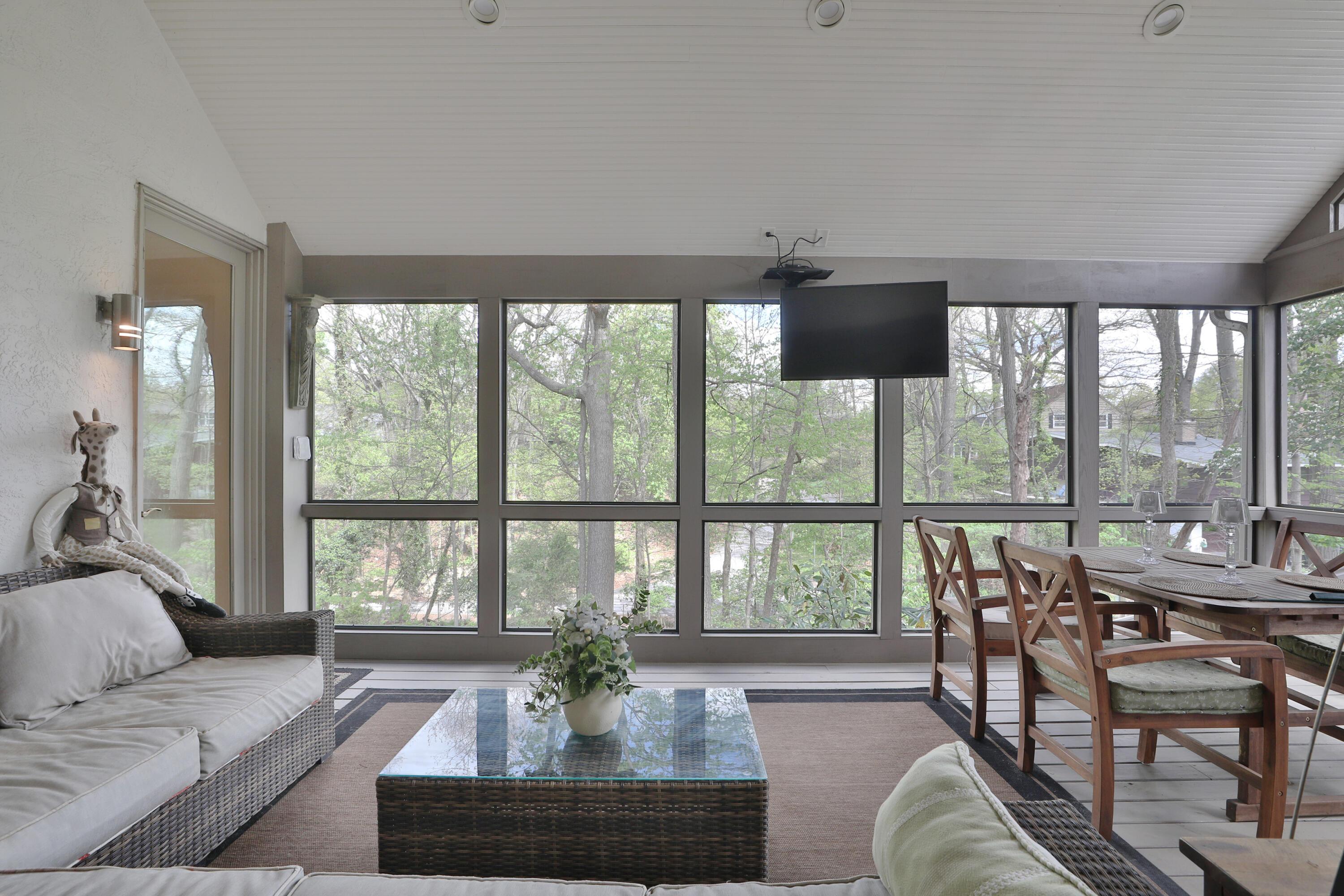 Columbus, Ohio, 43202, United States, 3 Bedrooms Bedrooms, ,4 BathroomsBathrooms,Residential,Active,2041814