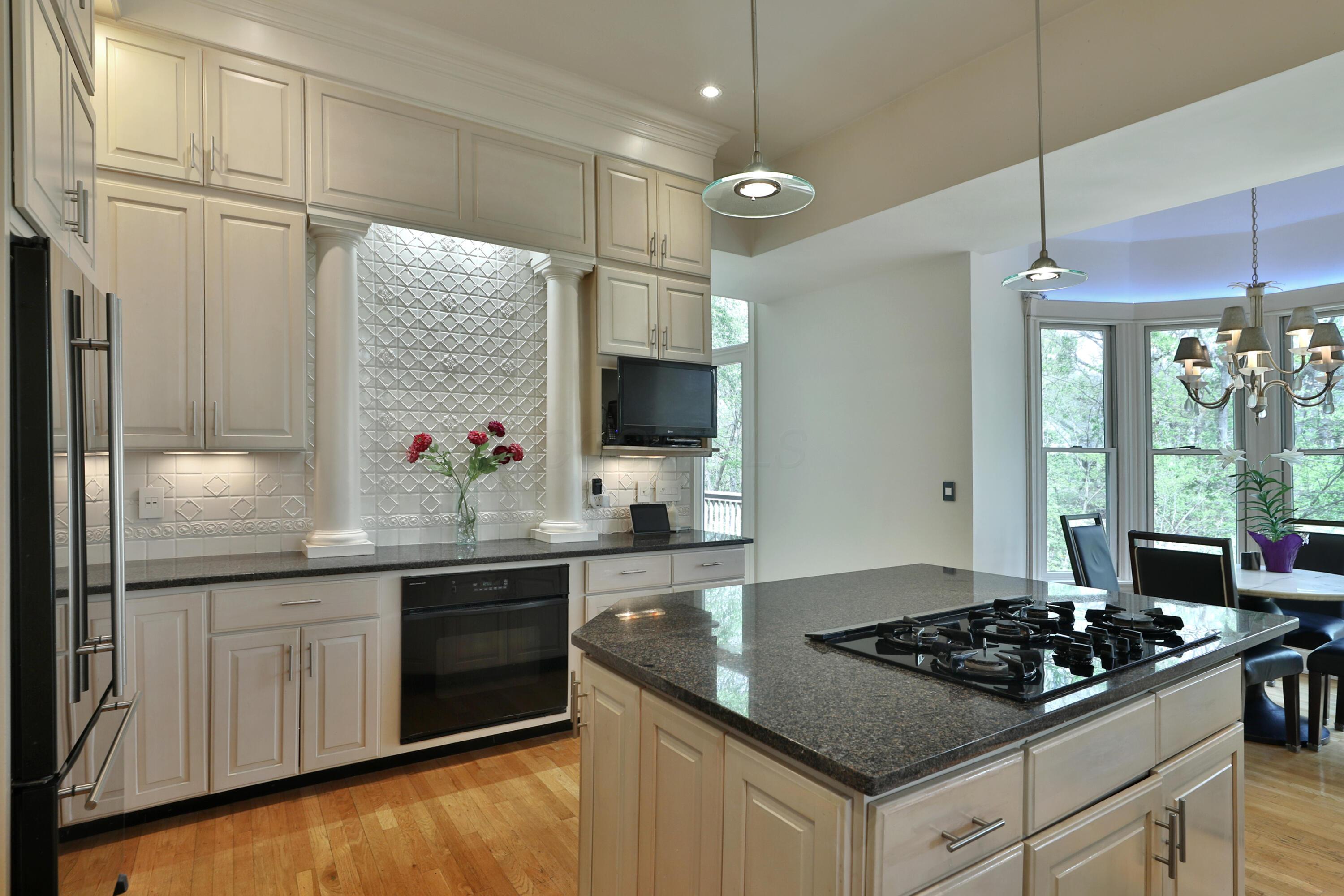Columbus, Ohio, 43202, United States, 3 Bedrooms Bedrooms, ,4 BathroomsBathrooms,Residential,Active,2041814