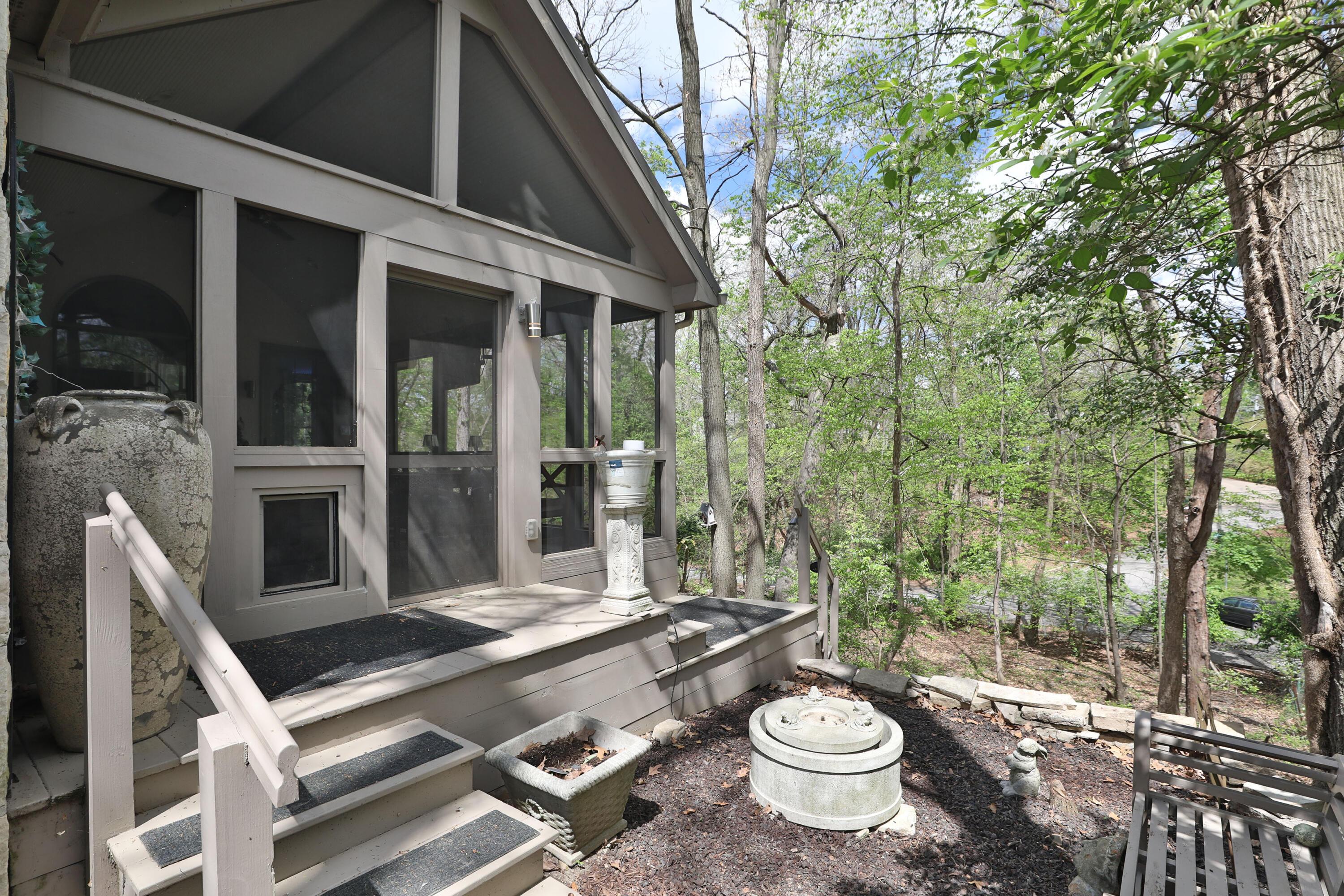 Columbus, Ohio, 43202, United States, 3 Bedrooms Bedrooms, ,4 BathroomsBathrooms,Residential,Active,2041814
