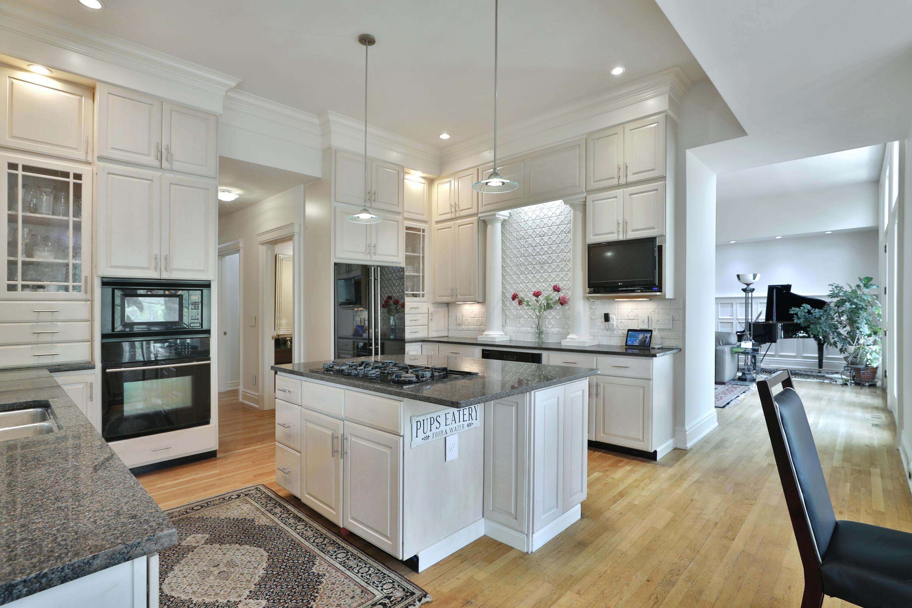 Columbus, Ohio, 43202, United States, 3 Bedrooms Bedrooms, ,4 BathroomsBathrooms,Residential,Active,2041814