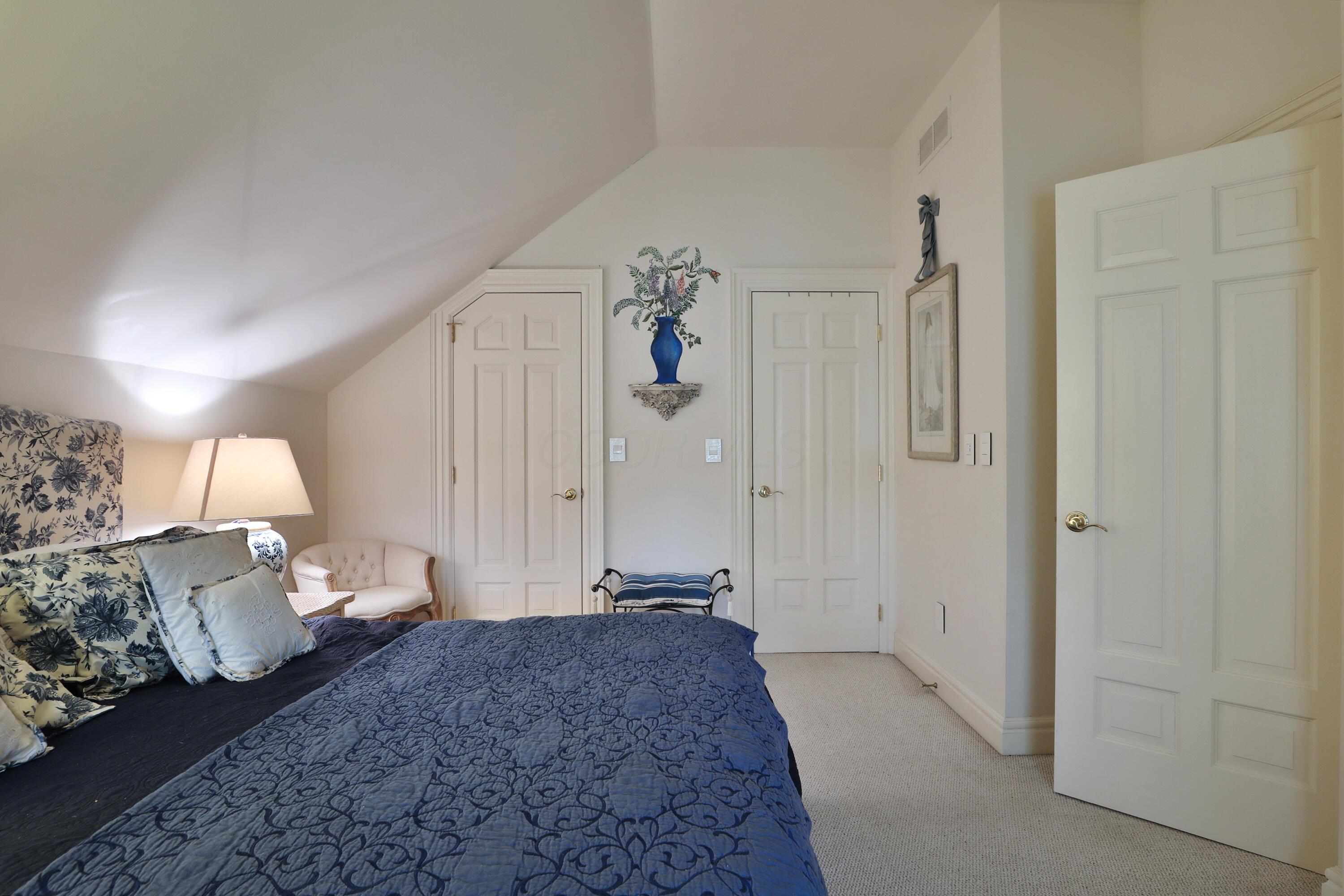 Columbus, Ohio, 43202, United States, 3 Bedrooms Bedrooms, ,4 BathroomsBathrooms,Residential,Active,2041814
