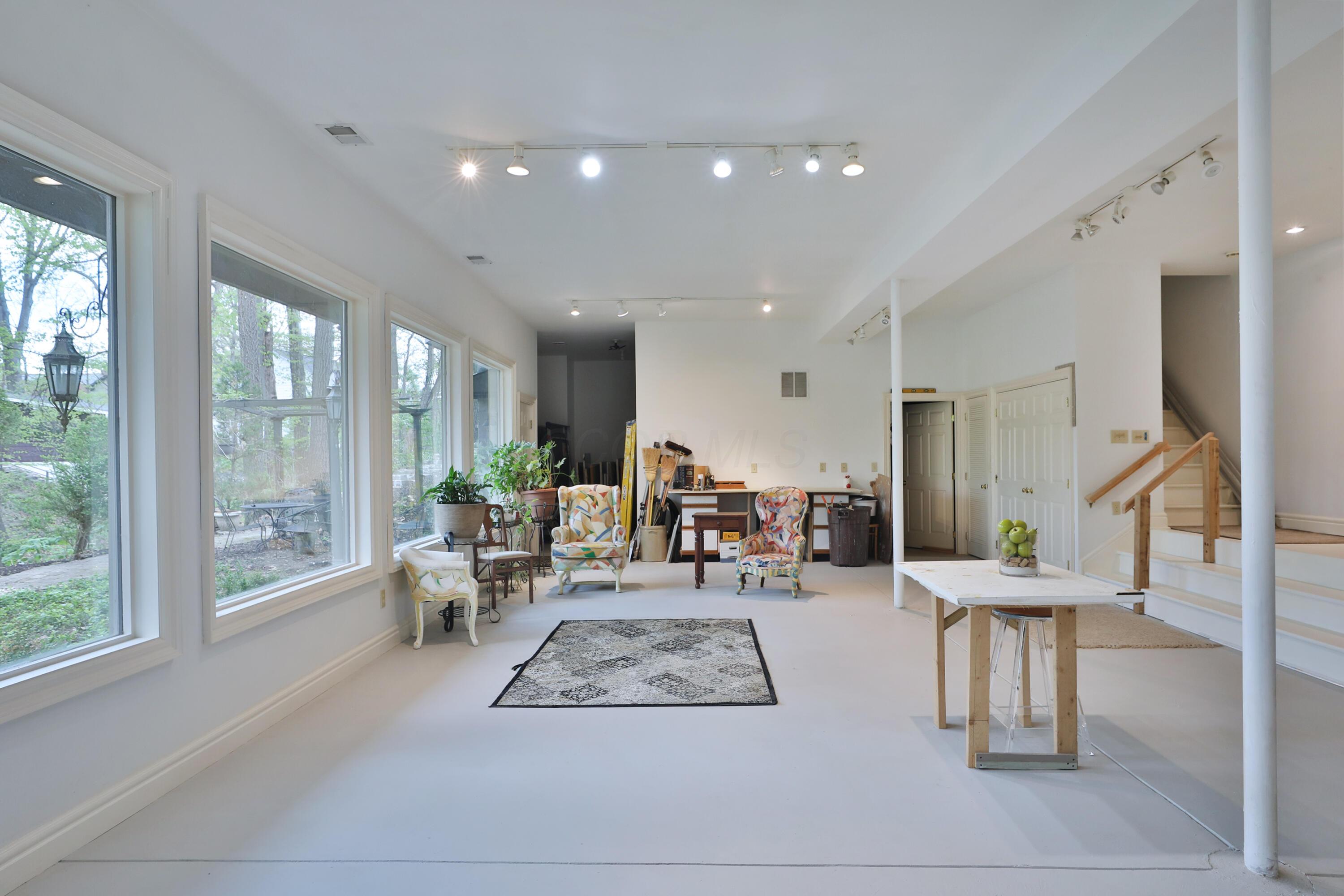 Columbus, Ohio, 43202, United States, 3 Bedrooms Bedrooms, ,4 BathroomsBathrooms,Residential,Active,2041814
