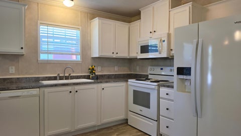 Tiny photo for 2445 Columbus-Lancaster Road NW #205, Lancaster, OH 43130 (MLS # 226033875)