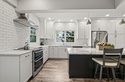 Tiny photo for 268 S Cassady Avenue, Columbus, OH 43209 (MLS # 225037022)