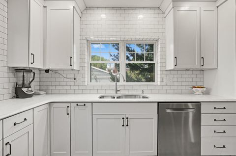 Tiny photo for 268 S Cassady Avenue, Columbus, OH 43209 (MLS # 225037022)