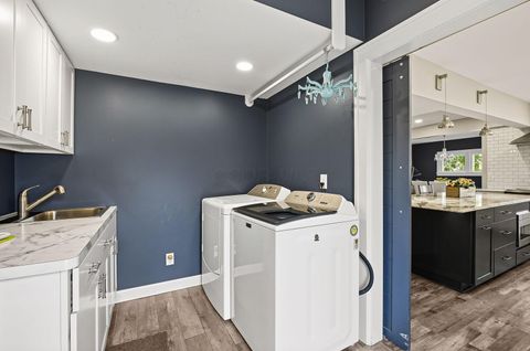 Tiny photo for 268 S Cassady Avenue, Columbus, OH 43209 (MLS # 225037022)