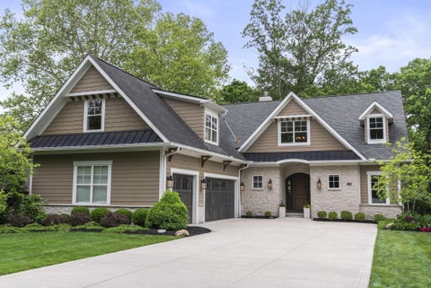 Photo of 595 Fox Lane, Worthington, OH 43085 (MLS # 226019193)