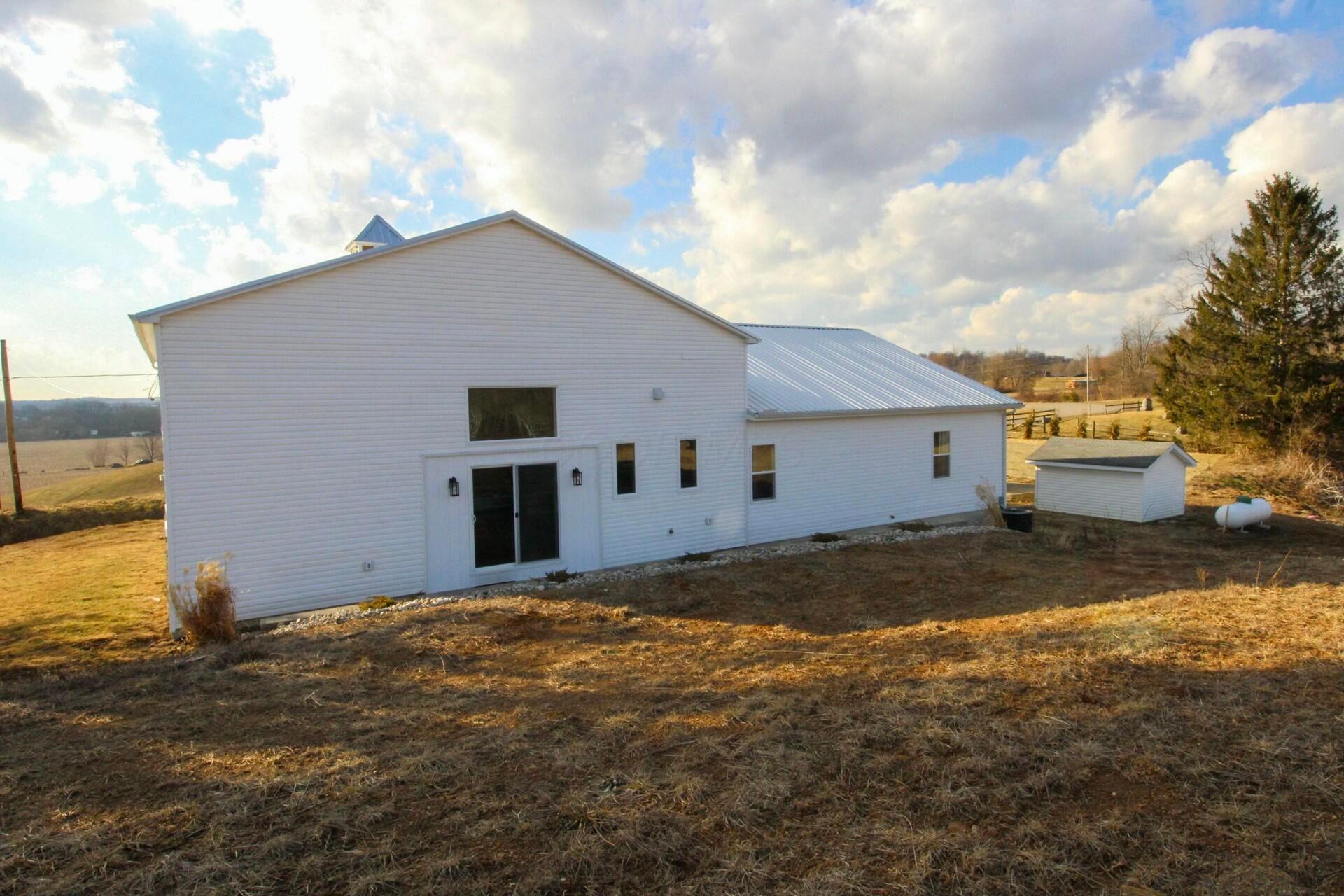 2552 Clearcreek Road, Lancaster, Ohio image 39