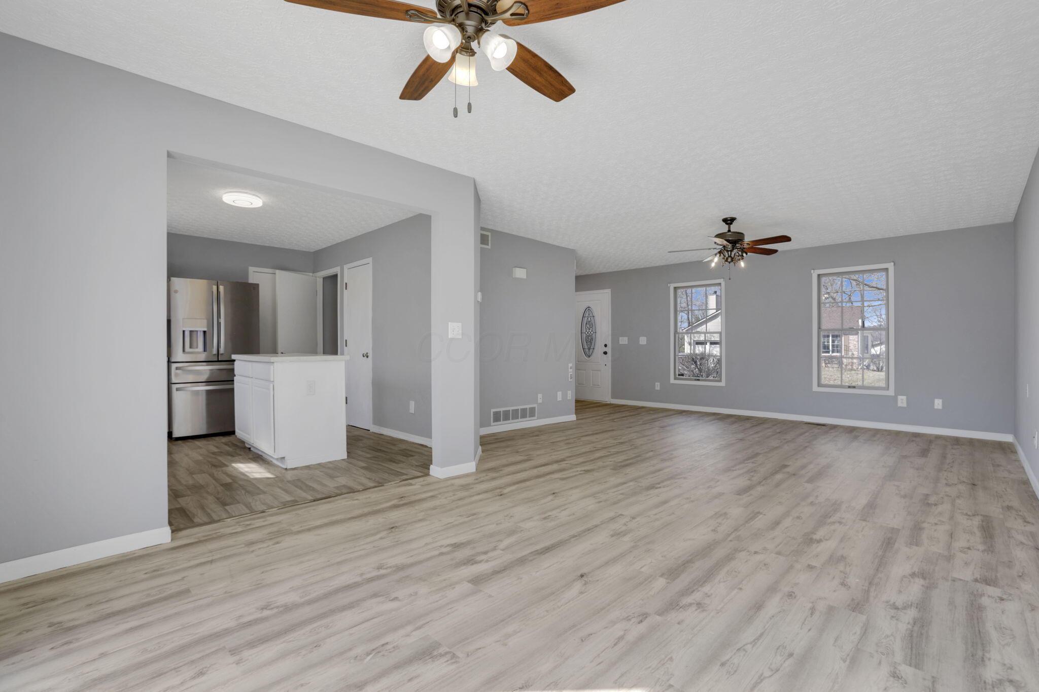 8680 Olenbrook Drive, Lewis Center, Ohio image 12