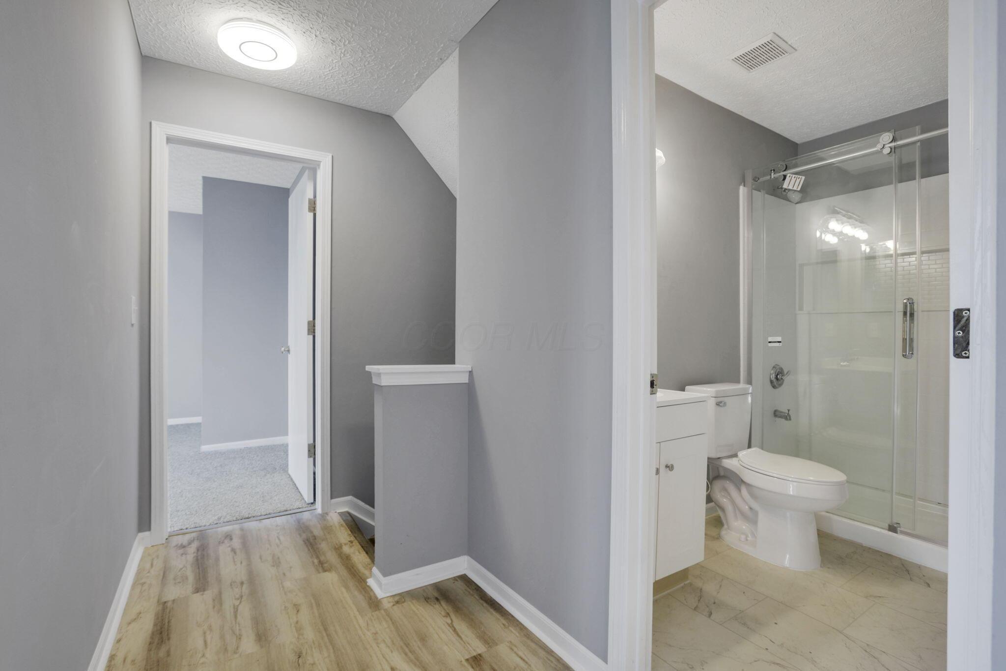 8680 Olenbrook Drive, Lewis Center, Ohio image 37