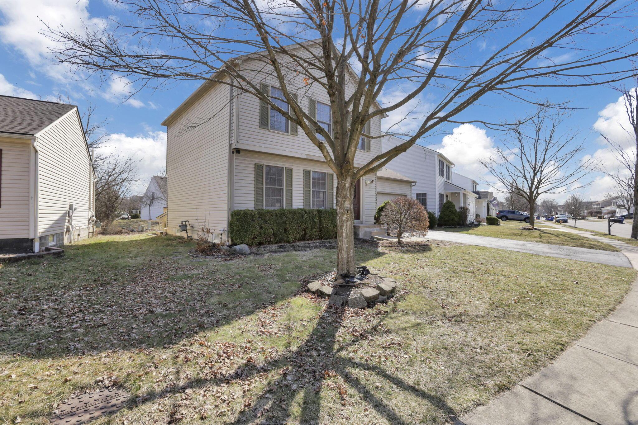 8680 Olenbrook Drive, Lewis Center, Ohio image 2