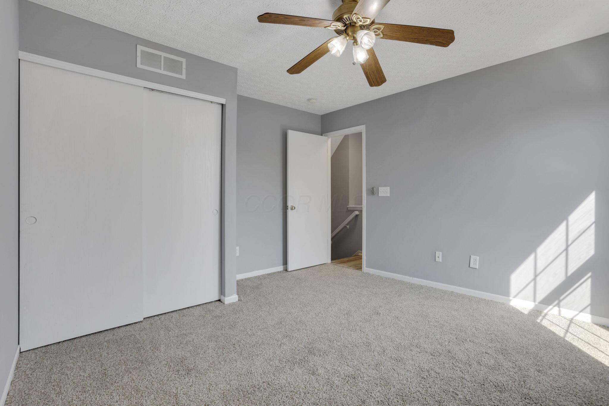 8680 Olenbrook Drive, Lewis Center, Ohio image 25