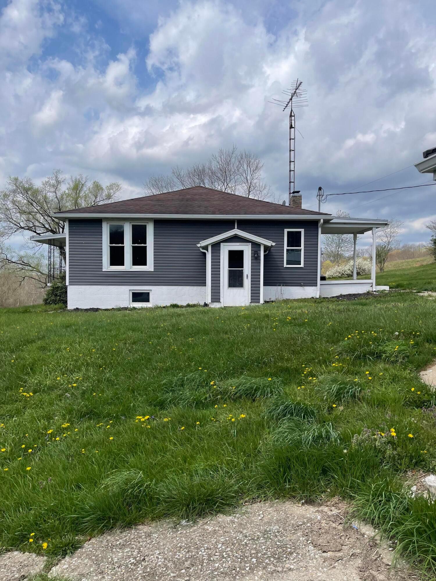 4174 Mainesville Rd Road, Junction City, Ohio image 2
