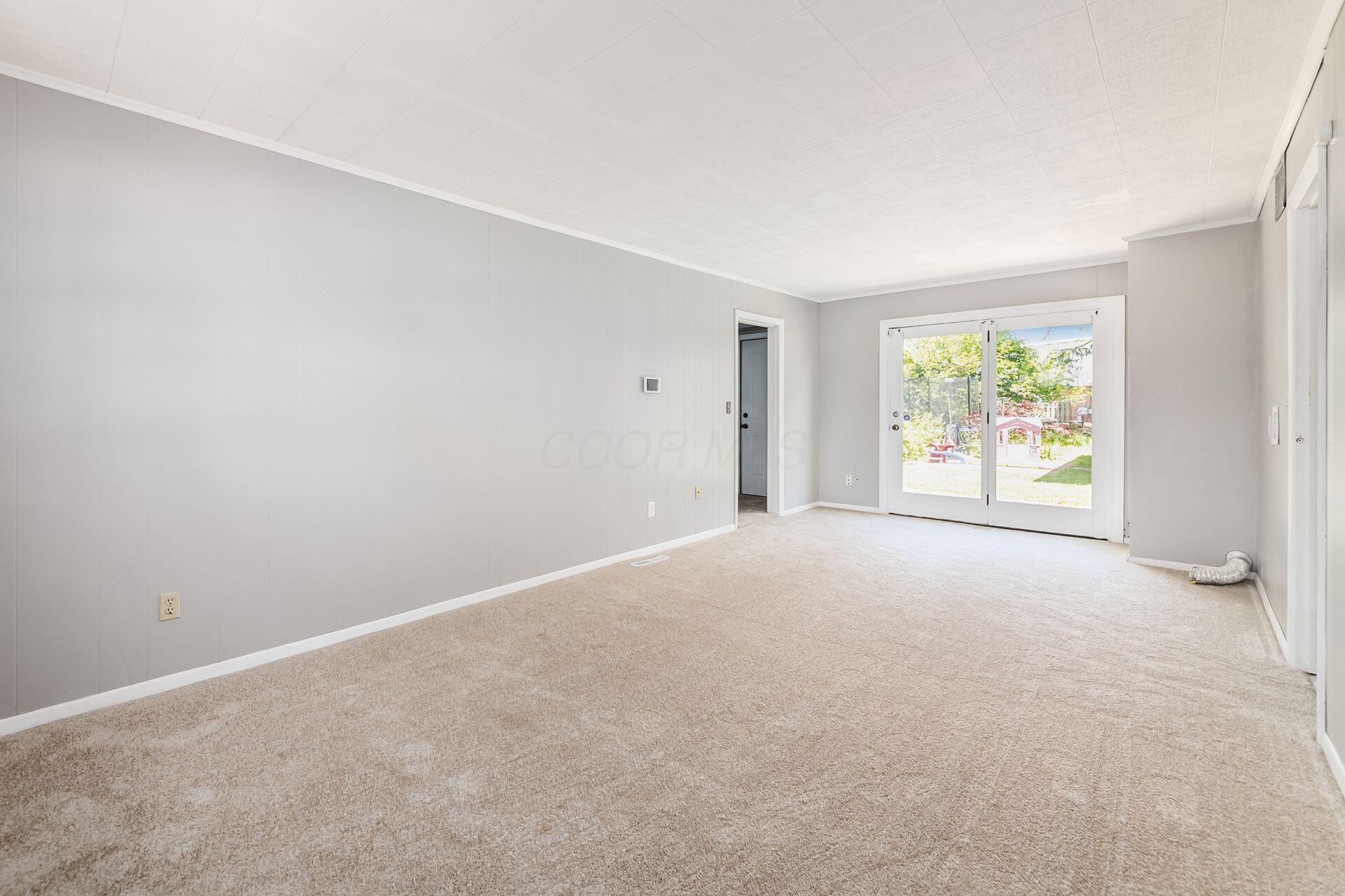3950 Monterey Drive, Grove City, Ohio image 15
