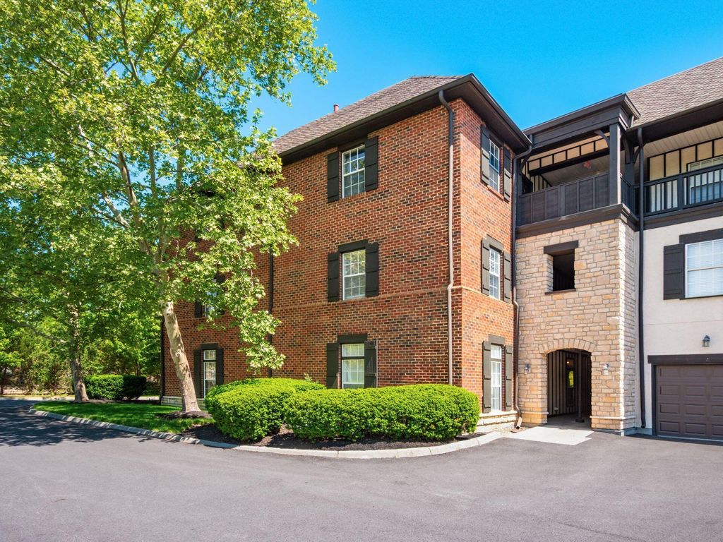 Photo of 6247 Craughwell Lane, Dublin, OH 43017 (MLS # 226015022)