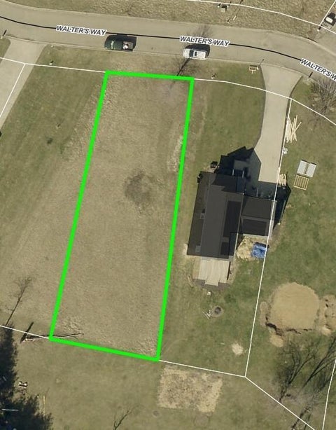 Photo of 460 Walter'S Way, Zanesville, OH 43701 (MLS # 226035751)