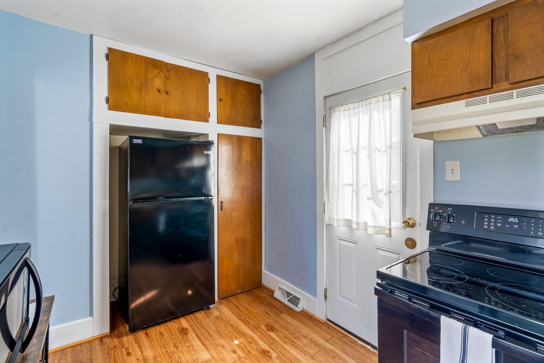 215 E Charles Street, Bucyrus, Ohio image 17