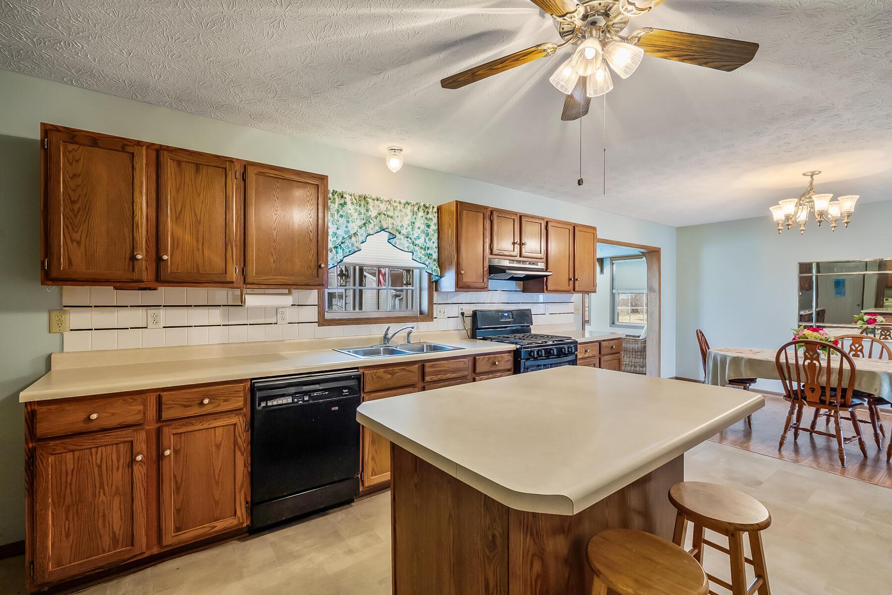 1078 W Fairground Street, Marion, Ohio image 14