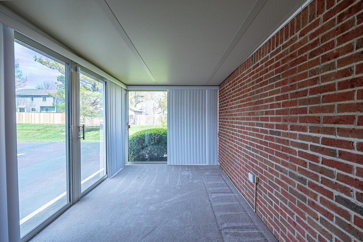 2390 Huntmaster Lane, Grove City, Ohio image 18