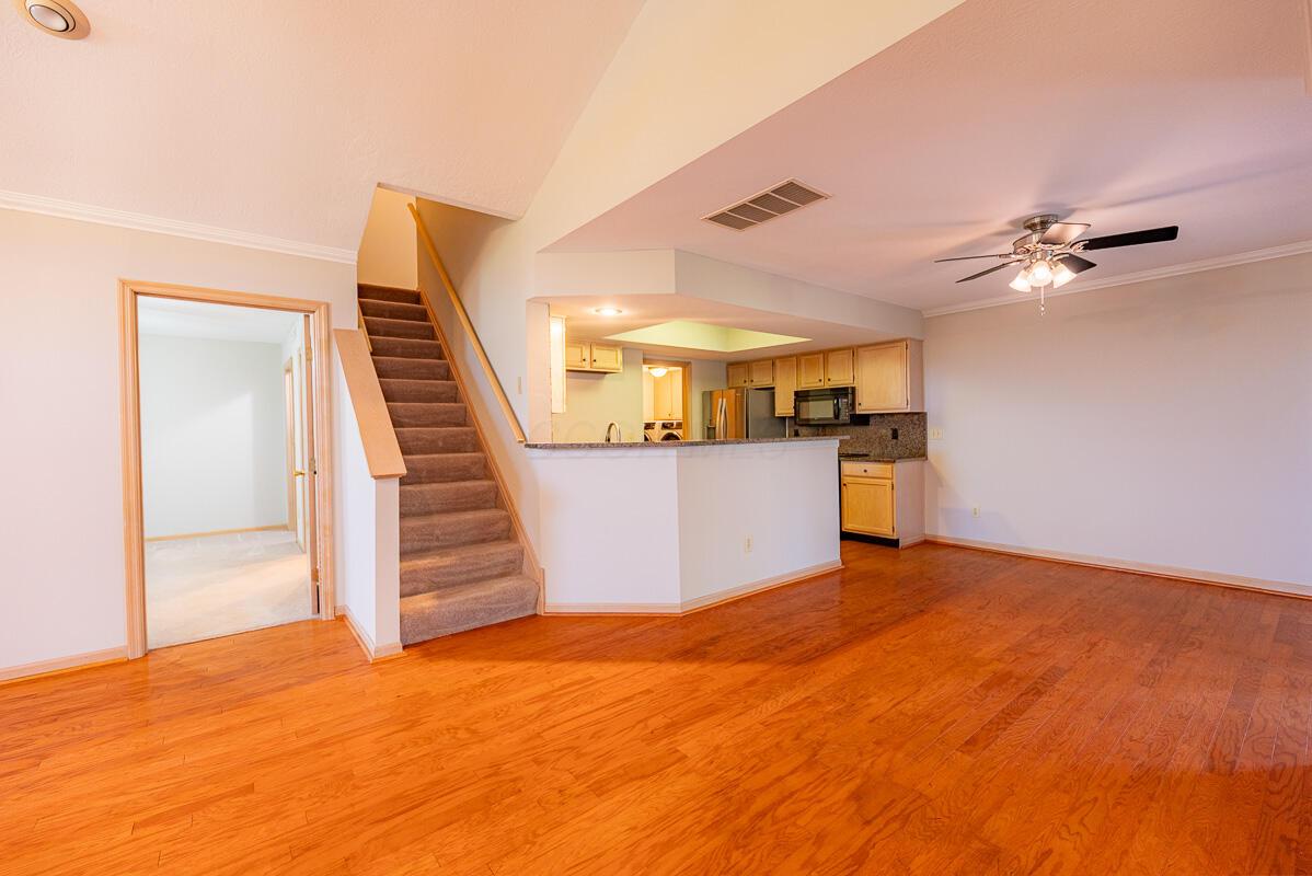 2390 Huntmaster Lane, Grove City, Ohio image 12