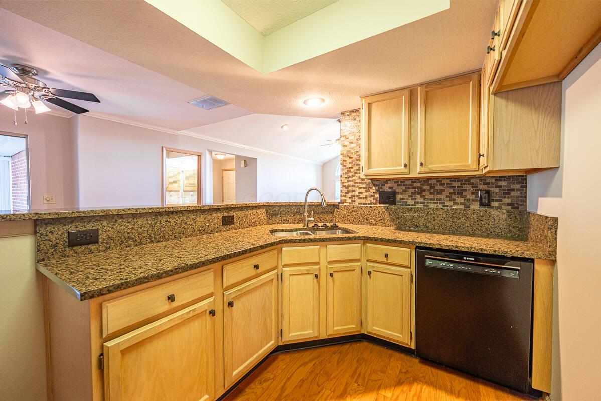 2390 Huntmaster Lane, Grove City, Ohio image 21