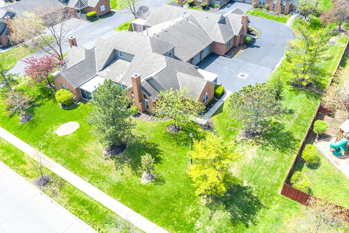 2390 Huntmaster Lane, Grove City, Ohio image 34