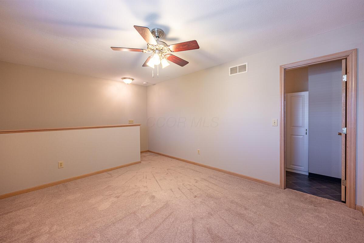 2390 Huntmaster Lane, Grove City, Ohio image 30