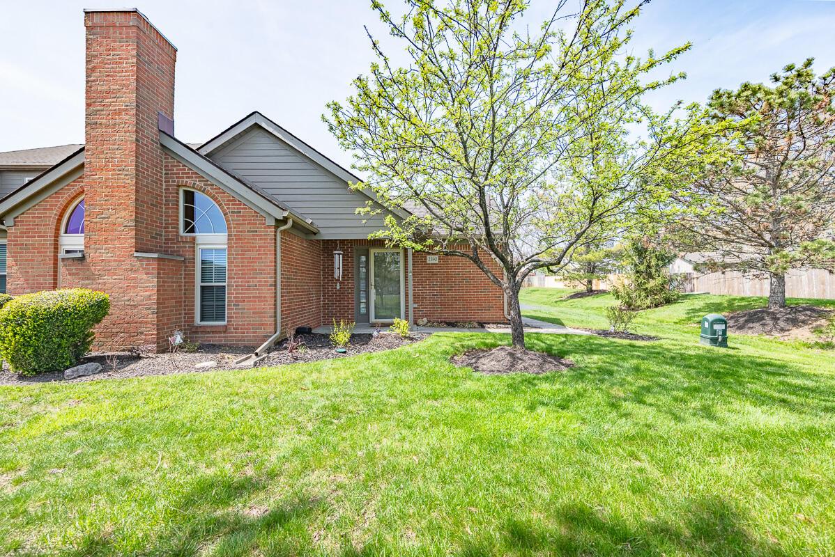 2390 Huntmaster Lane, Grove City, Ohio image 2