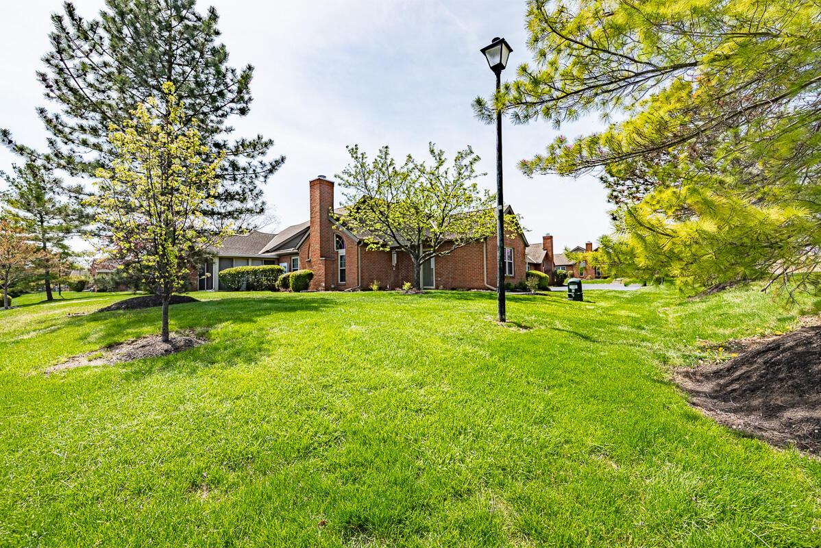 2390 Huntmaster Lane, Grove City, Ohio image 3