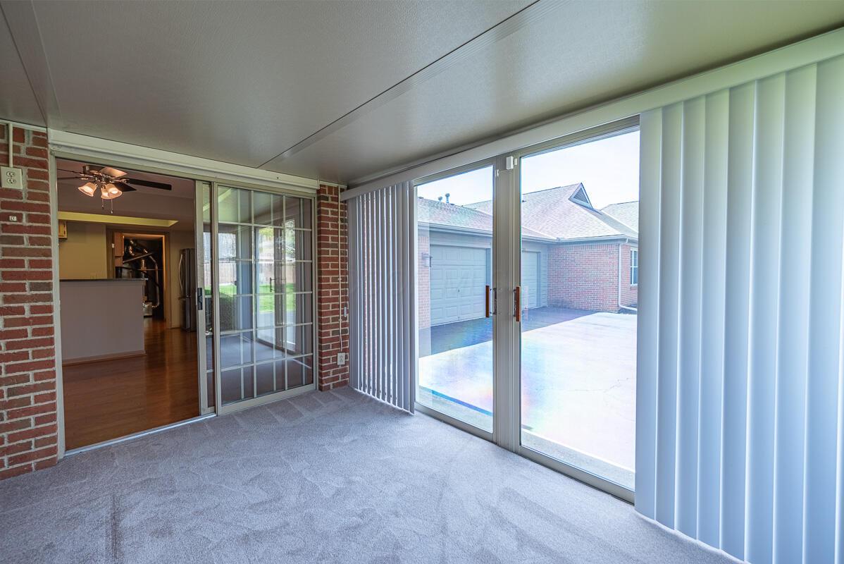 2390 Huntmaster Lane, Grove City, Ohio image 19
