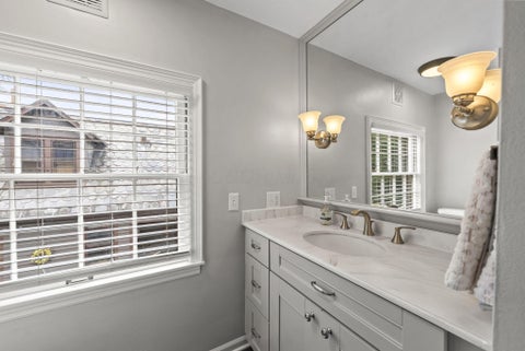 Tiny photo for 43 E Beck Street, Columbus, OH 43215 (MLS # 226021334)