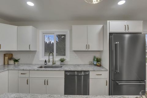 Tiny photo for 350 Lorraine Drive, Pickerington, OH 43147 (MLS # 225045543)