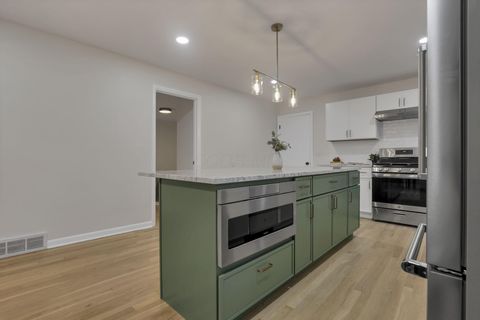 Tiny photo for 350 Lorraine Drive, Pickerington, OH 43147 (MLS # 225045543)