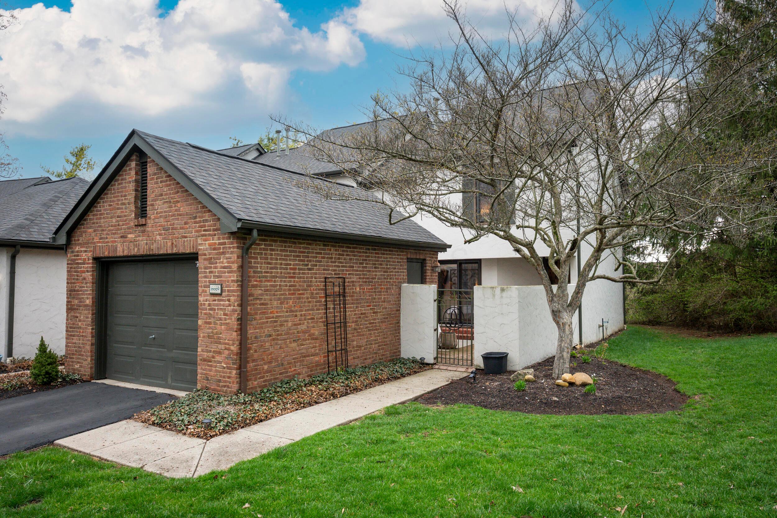 6669 Willow Grove Place, Dublin, Ohio image 1
