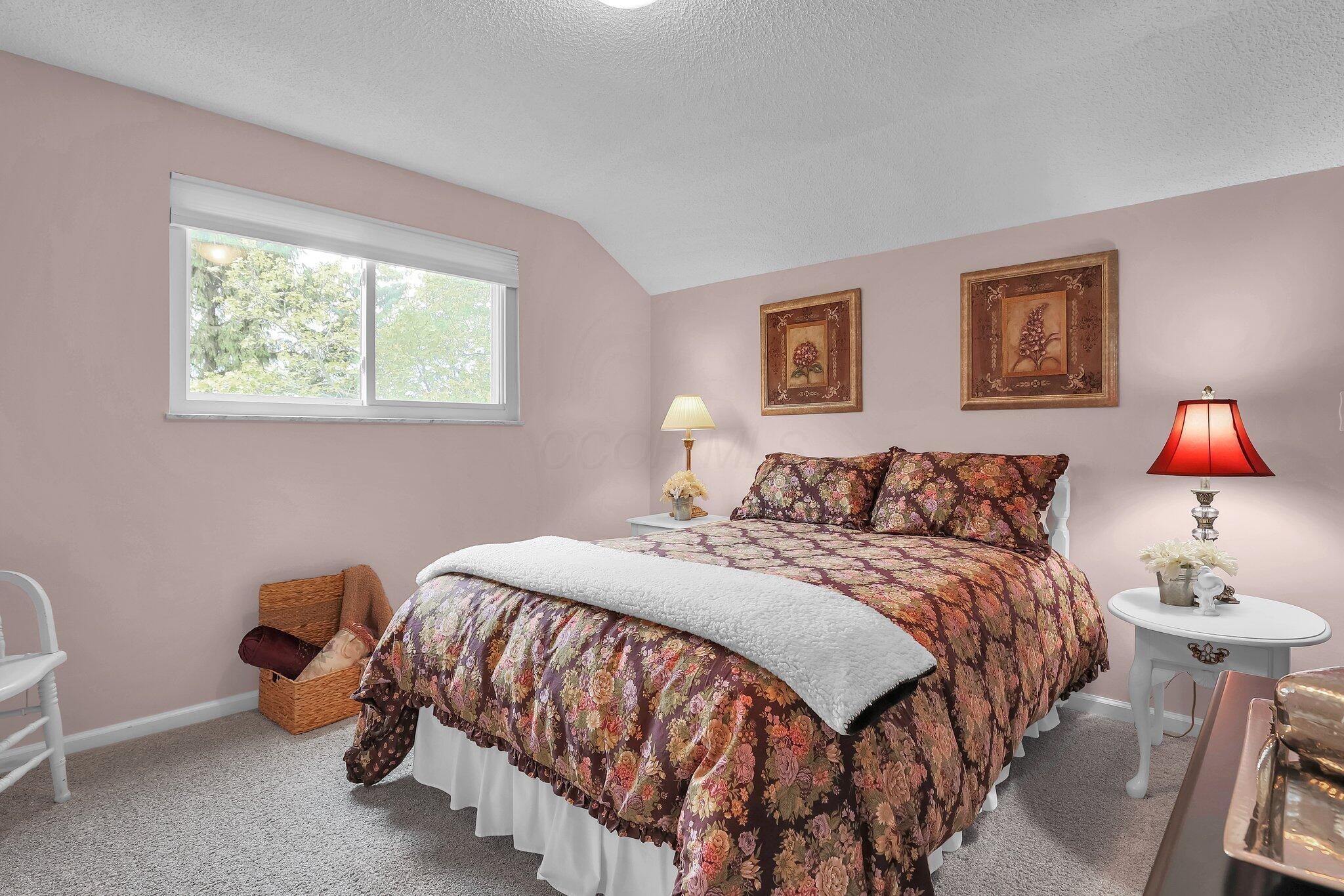 4873 Brixston Drive, Hilliard, Ohio image 18