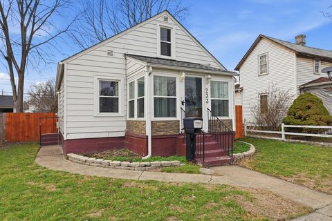 Photo of 233 N Pierce Avenue, Lancaster, OH 43130 (MLS # 226001279)