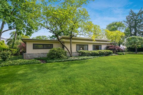 Photo of 2511 Edington Road, Columbus, OH 43221 (MLS # 226018283)