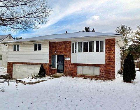 Photo of 1341 Boxwood Drive, Columbus, OH 43229 (MLS # 226000103)