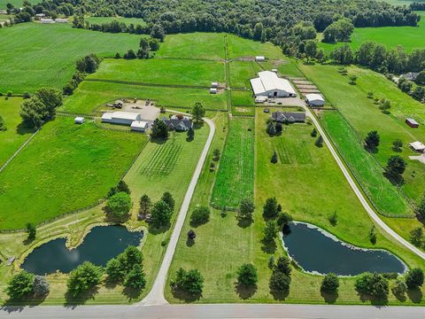 Photo of 909 Putnam Road SW, Pataskala, OH 43062 (MLS # 225008373)