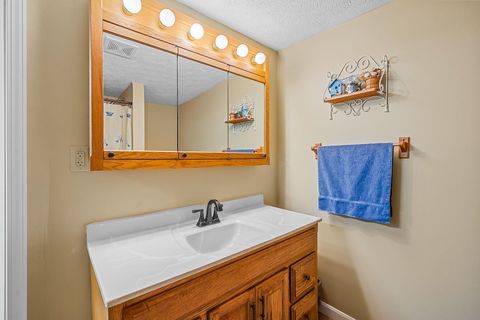 Tiny photo for 212 Elm Street, Marion, OH 43302 (MLS # 225045345)